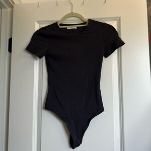 Aritzia Babaton Short Sleeve Bodysuit, size XS in Black